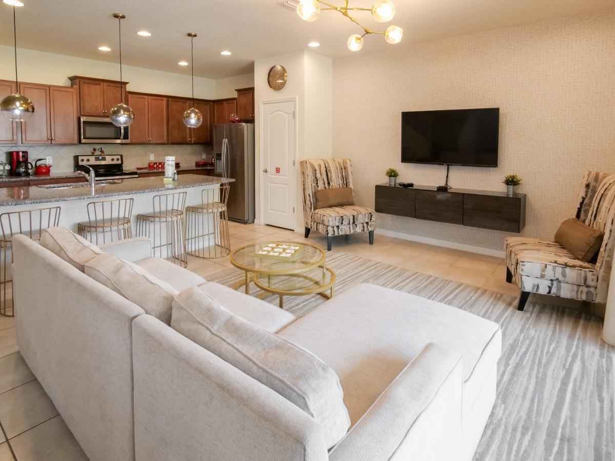 Holiday home 5br 5bath Townhome Pool Bbq 13min 2260ft